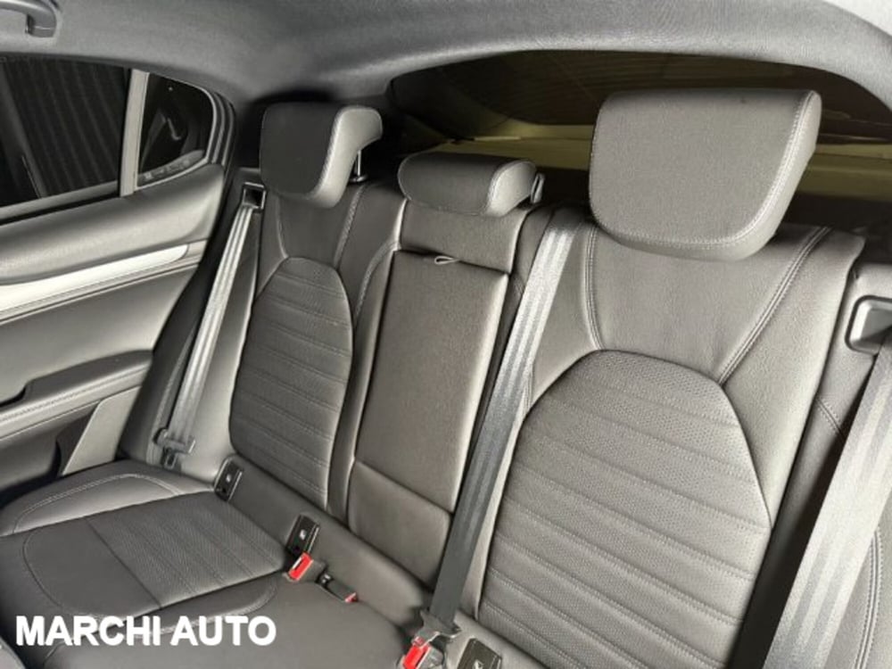 Alfa Romeo Stelvio nuova a Perugia (12)