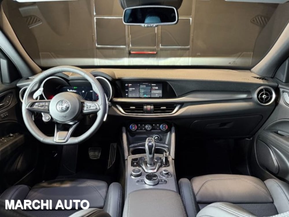 Alfa Romeo Stelvio nuova a Perugia (15)