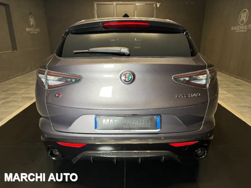Alfa Romeo Stelvio nuova a Perugia (6)