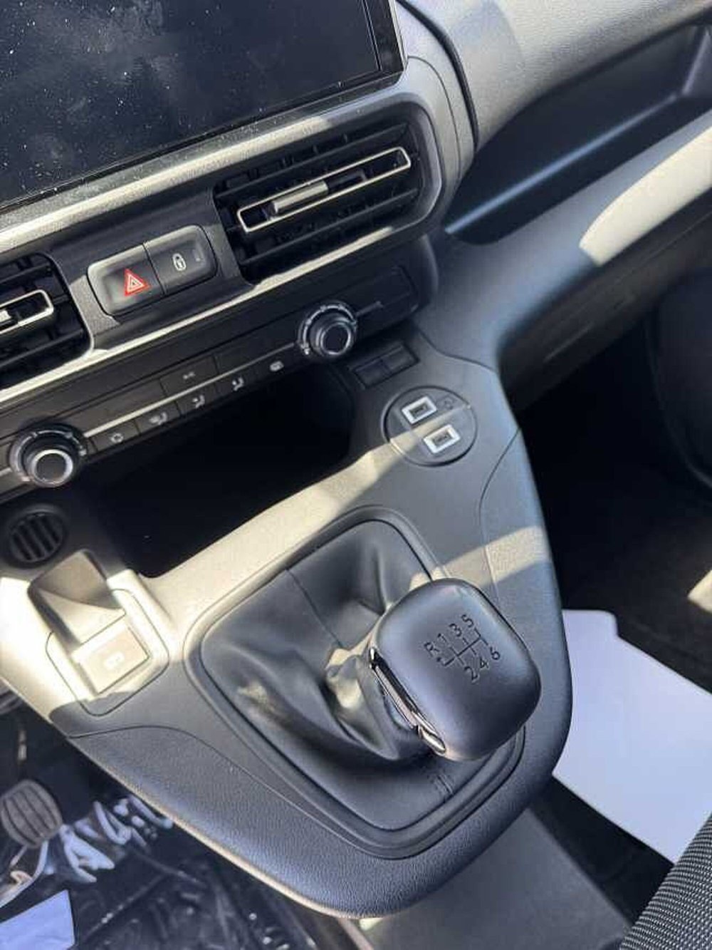 Peugeot Partner Furgone nuova a Lecce (11)