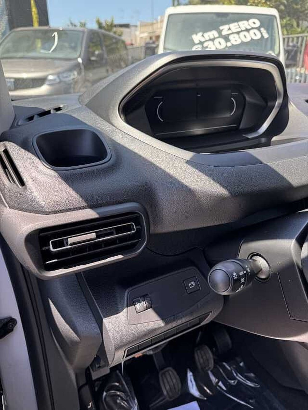 Peugeot Partner Furgone nuova a Lecce (12)