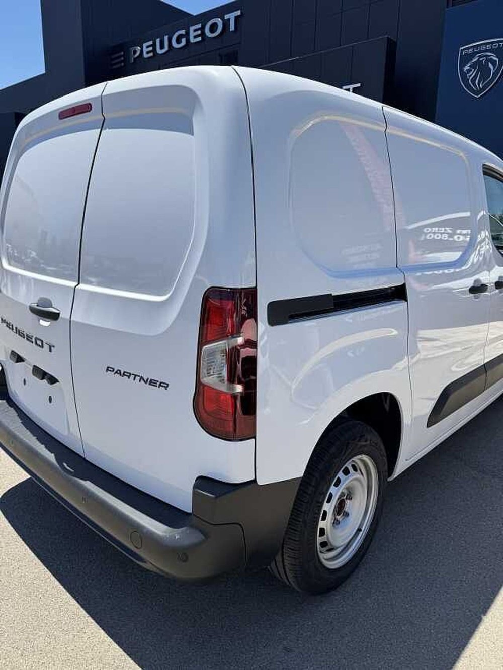 Peugeot Partner Furgone nuova a Lecce (19)