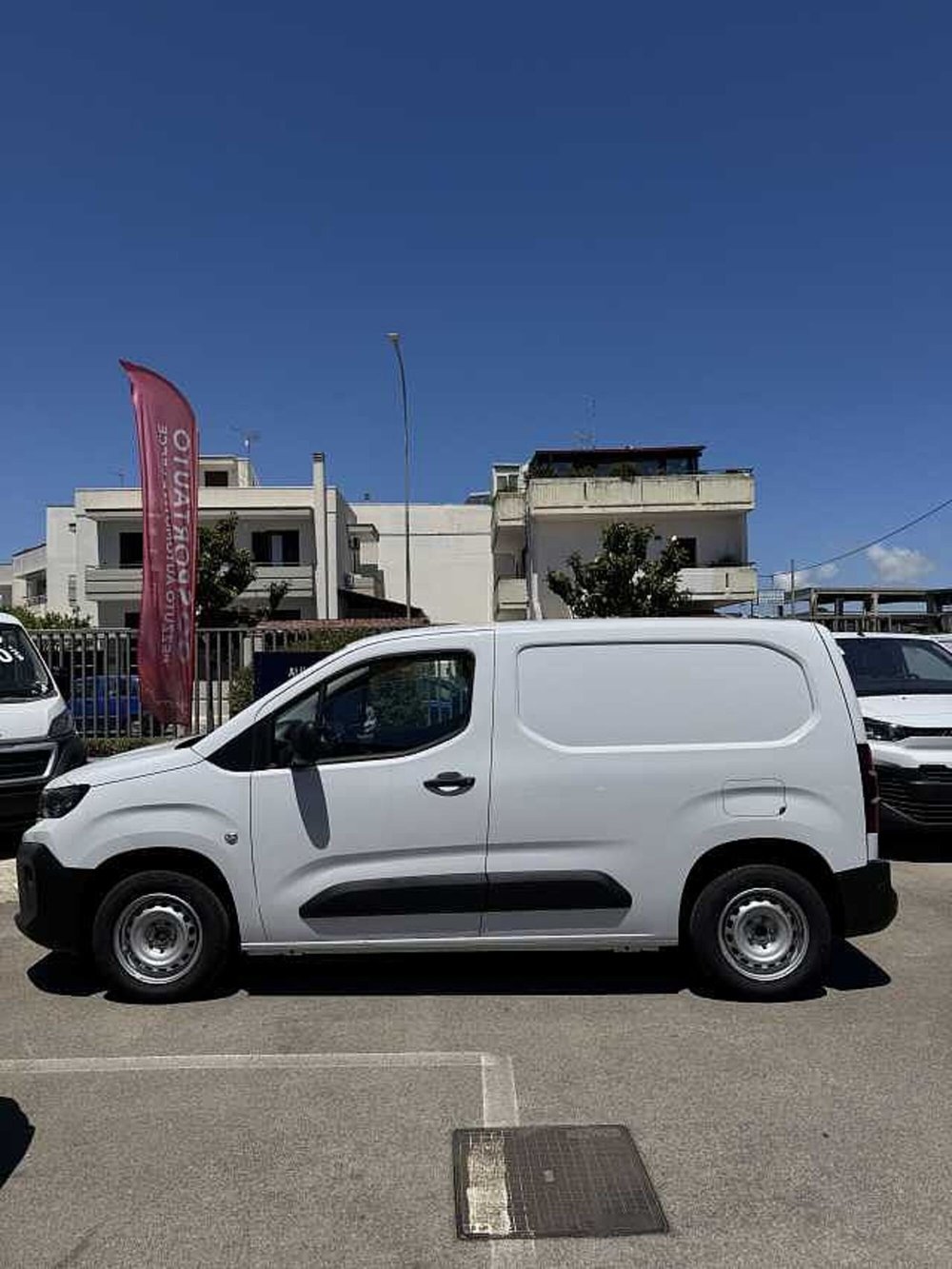 Peugeot Partner Furgone nuova a Lecce (5)