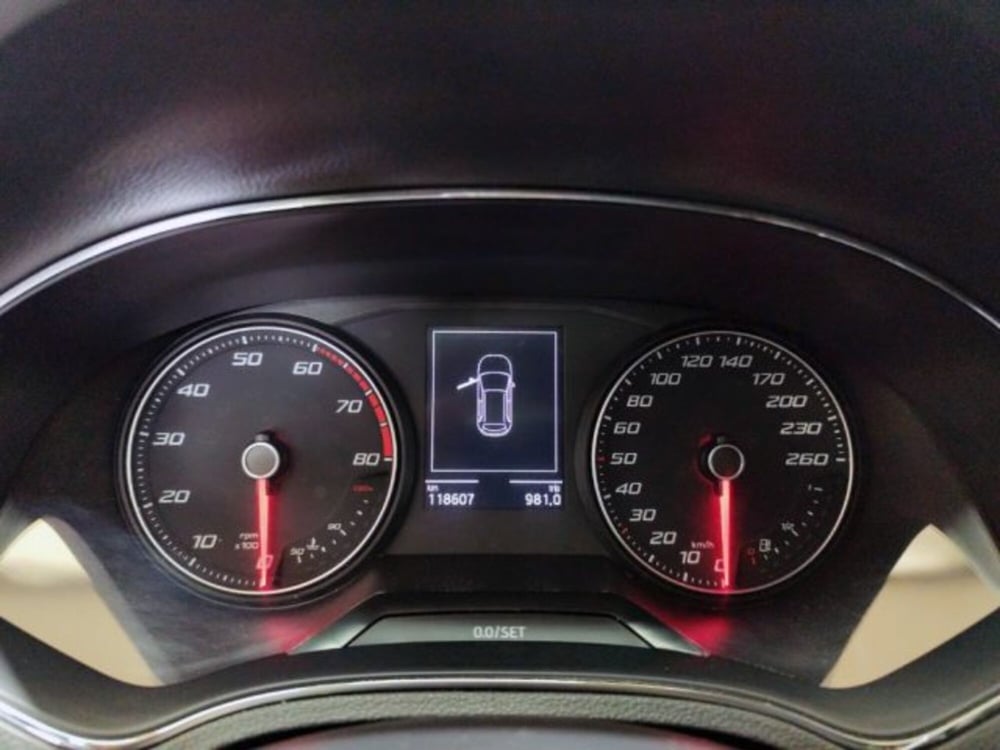 SEAT Arona usata a Modena (14)