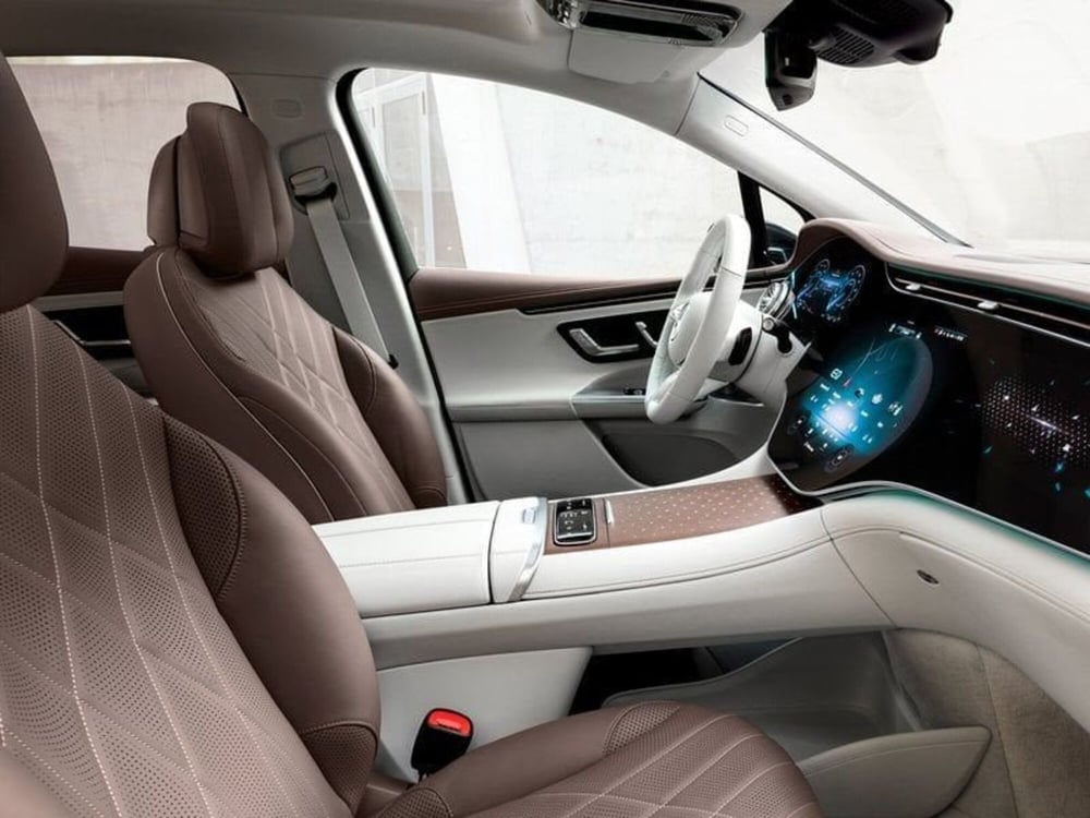 Mercedes-Benz EQE SUV nuova a Genova (2)