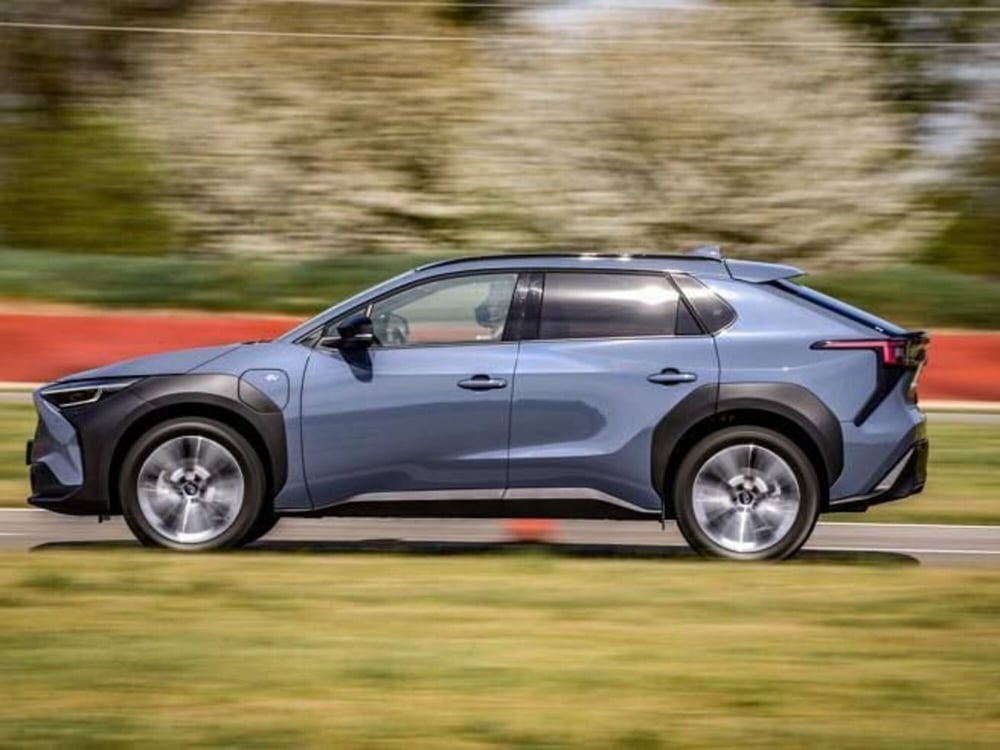 Subaru Solterra nuova a Modena (9)