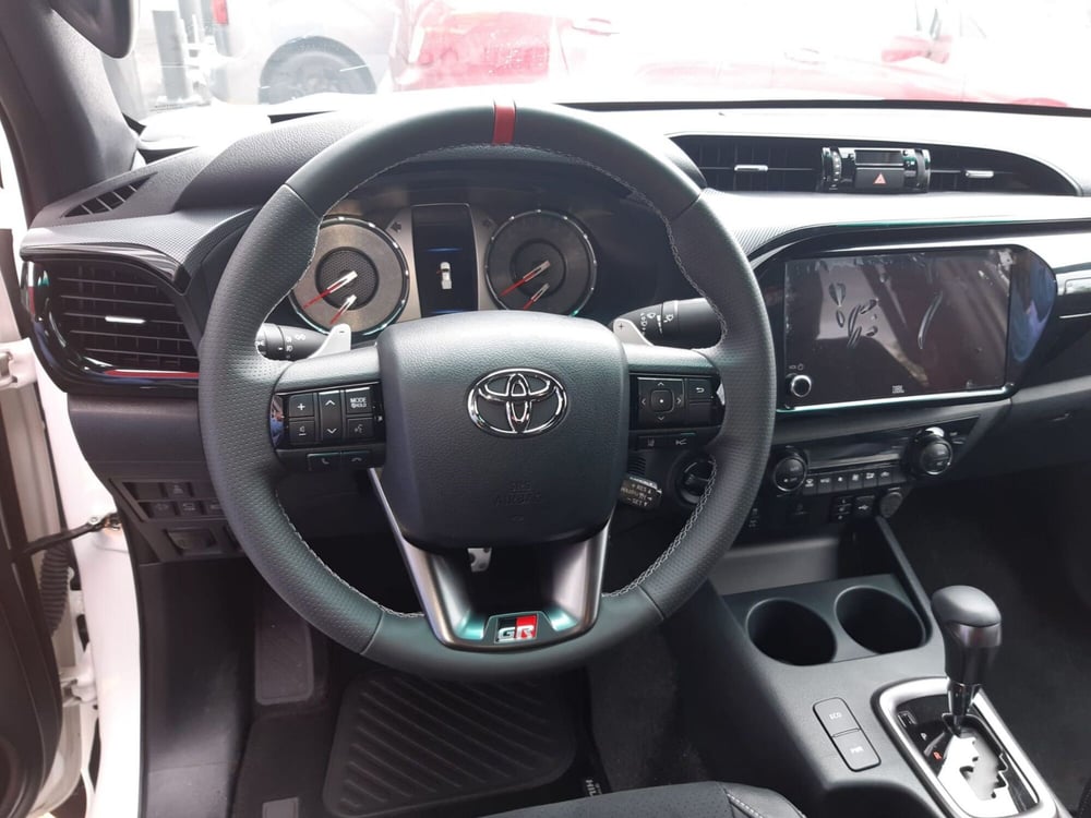 Toyota Hilux nuova a Vicenza (17)