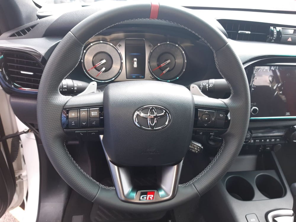 Toyota Hilux nuova a Vicenza (18)