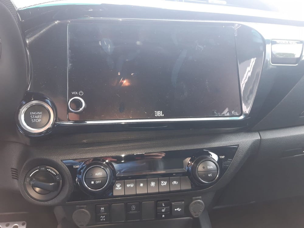 Toyota Hilux nuova a Vicenza (20)