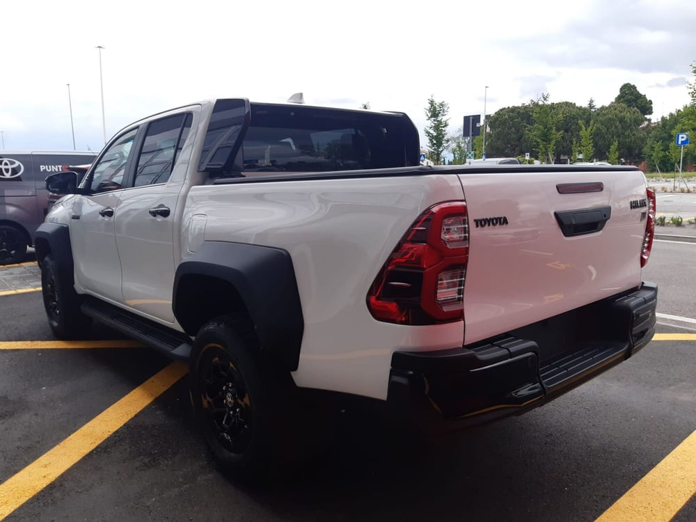 Toyota Hilux nuova a Vicenza (8)