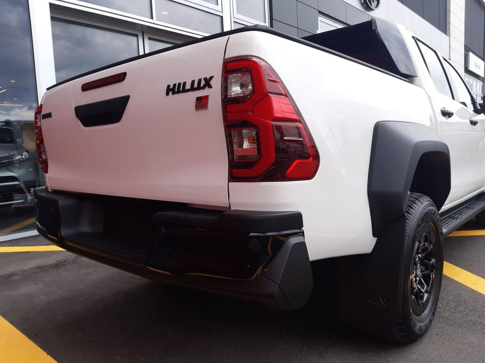 Toyota Hilux nuova a Vicenza (9)
