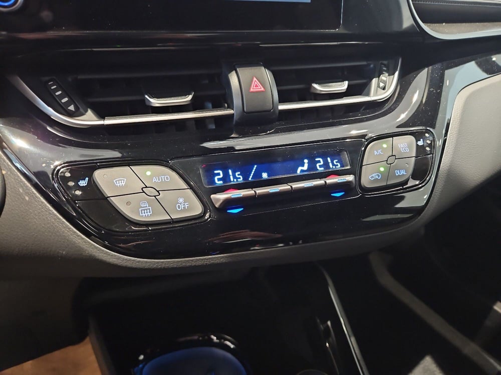 Toyota Toyota C-HR nuova a Vicenza (10)
