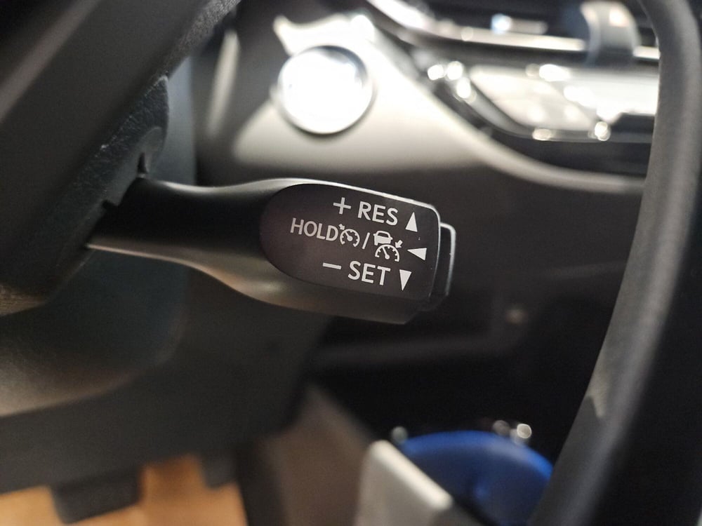 Toyota Toyota C-HR nuova a Vicenza (12)