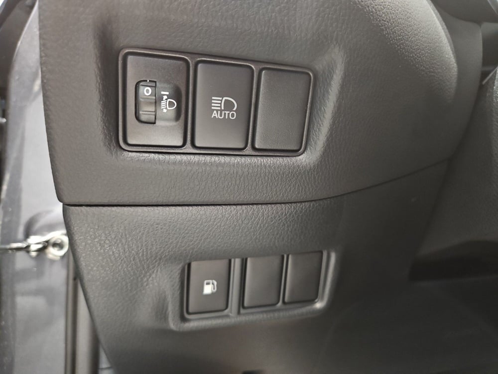 Toyota Toyota C-HR nuova a Vicenza (15)
