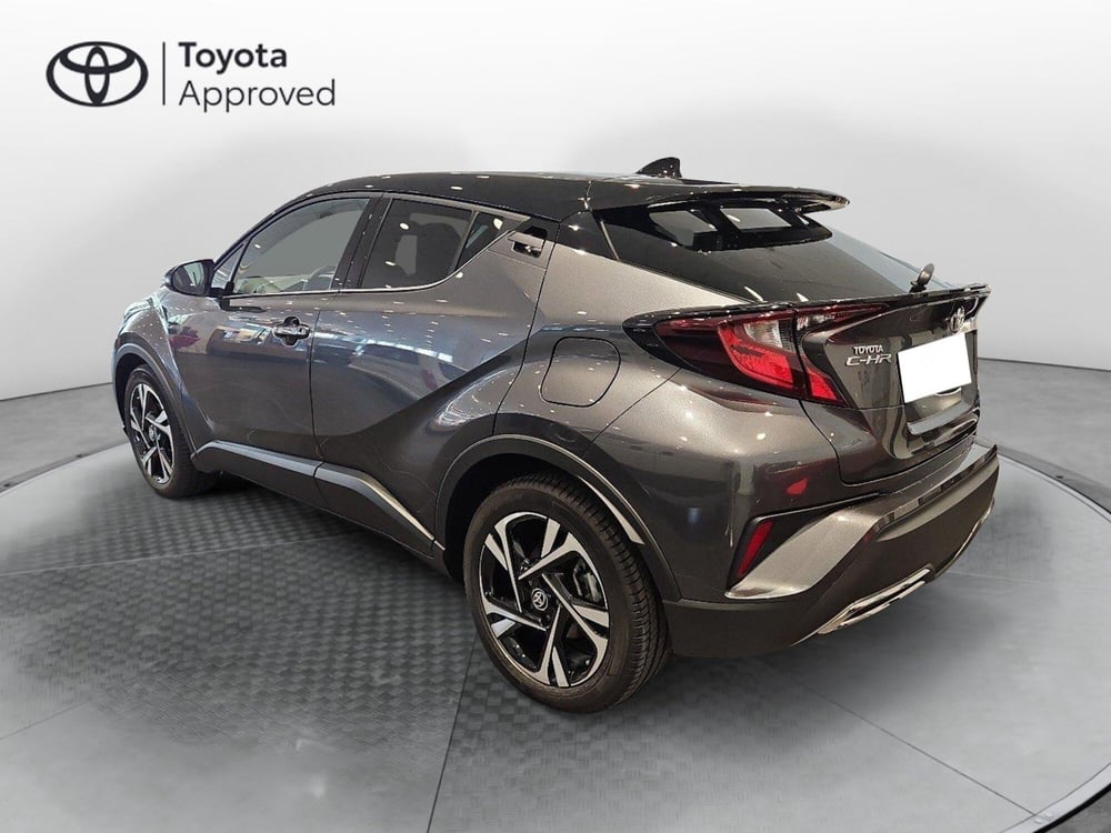 Toyota Toyota C-HR nuova a Vicenza (4)