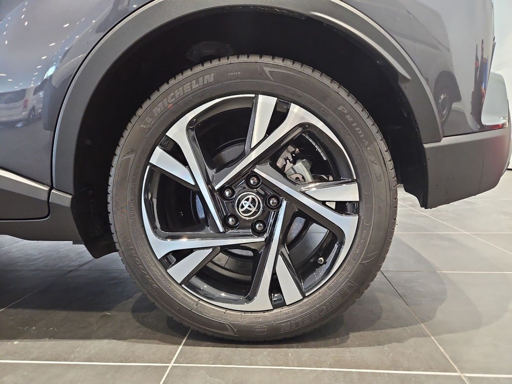 Toyota Toyota C-HR nuova a Vicenza (6)