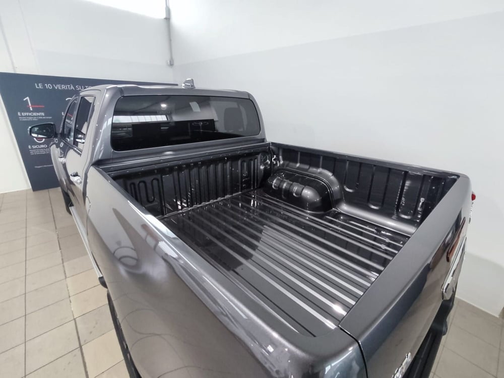 Toyota Hilux nuova a Vicenza (12)
