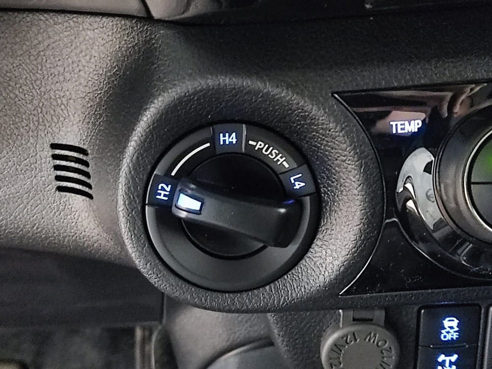 Toyota Hilux nuova a Vicenza (16)