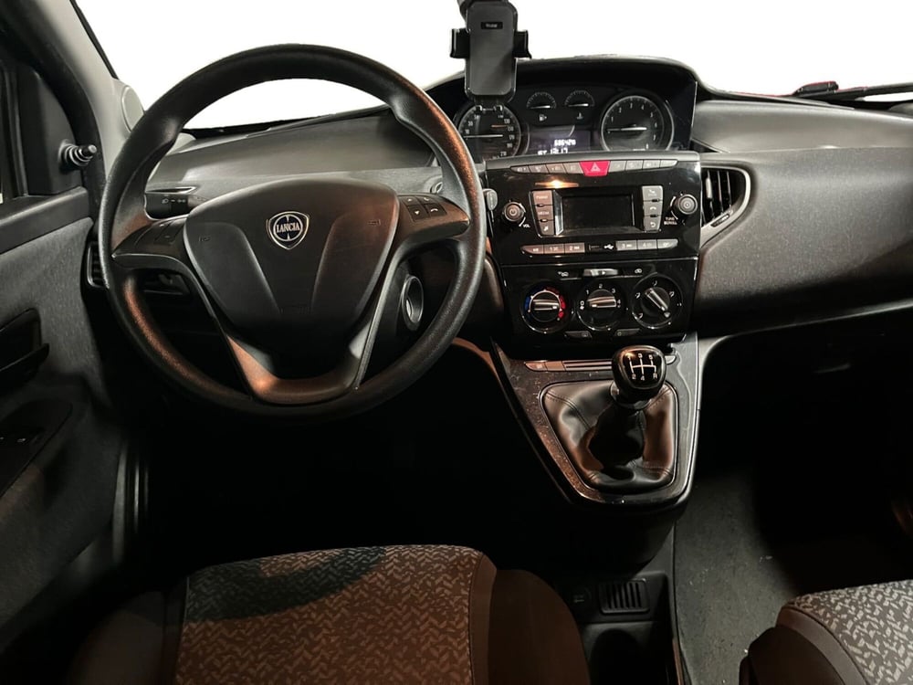 Lancia Ypsilon usata a Modena (14)
