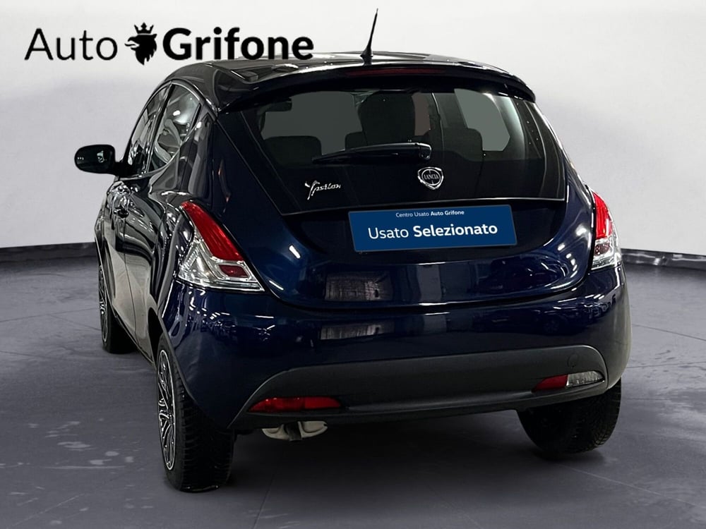 Lancia Ypsilon usata a Modena (2)