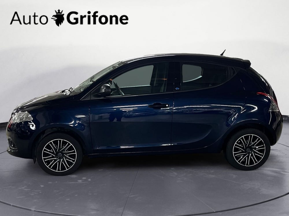 Lancia Ypsilon usata a Modena (3)
