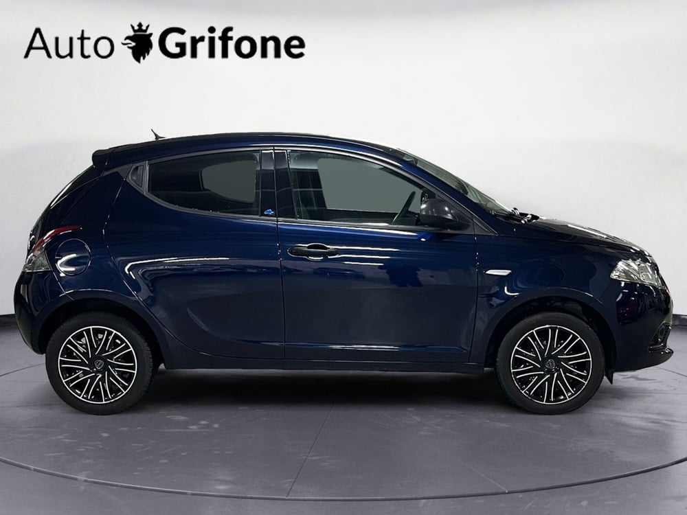 Lancia Ypsilon usata a Modena (6)