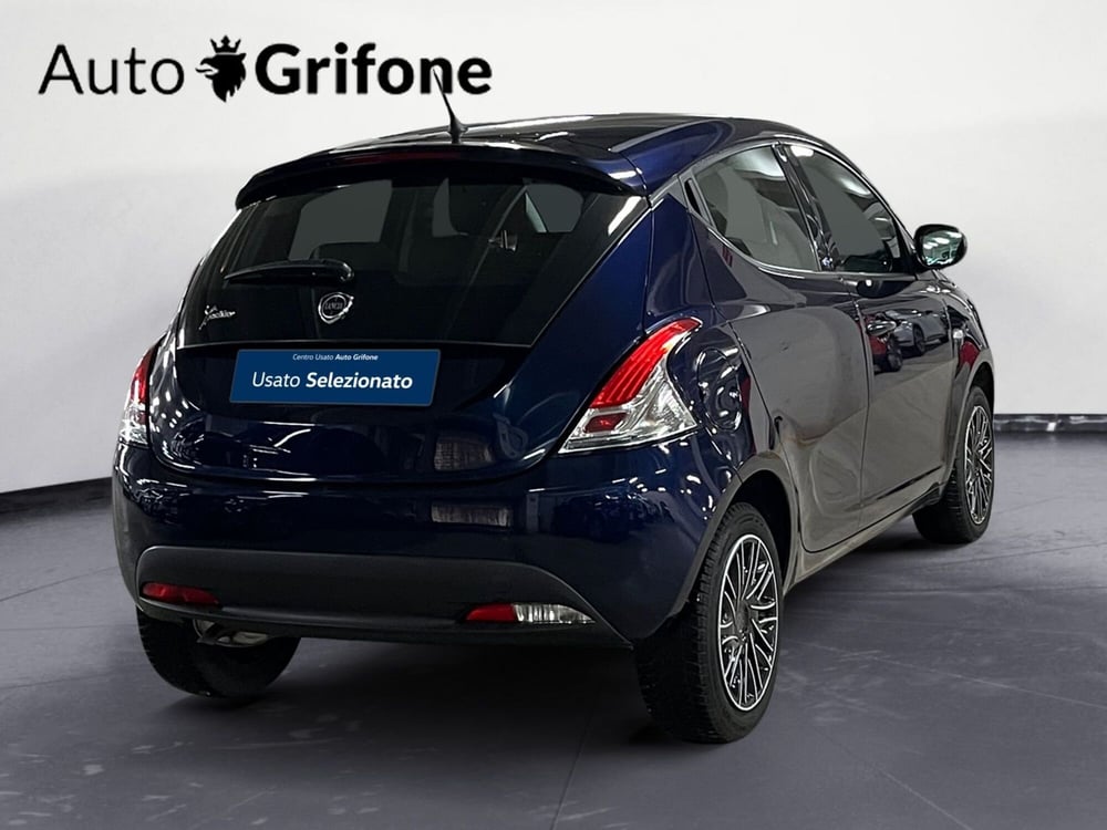 Lancia Ypsilon usata a Modena (8)