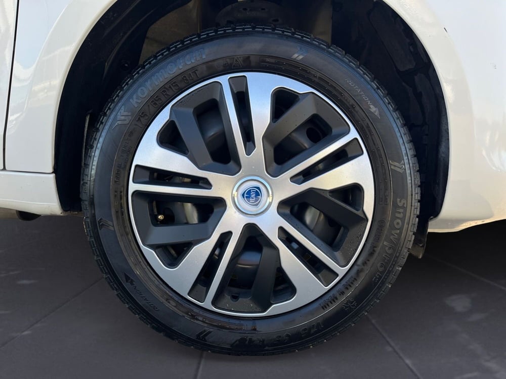 Lancia Ypsilon usata a Modena (10)