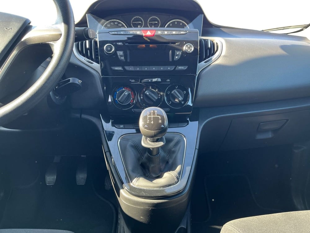 Lancia Ypsilon usata a Modena (13)