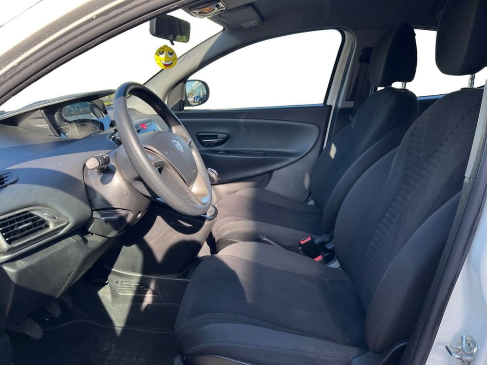 Lancia Ypsilon usata a Modena (15)