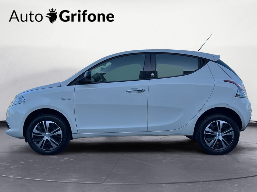 Lancia Ypsilon usata a Modena (2)