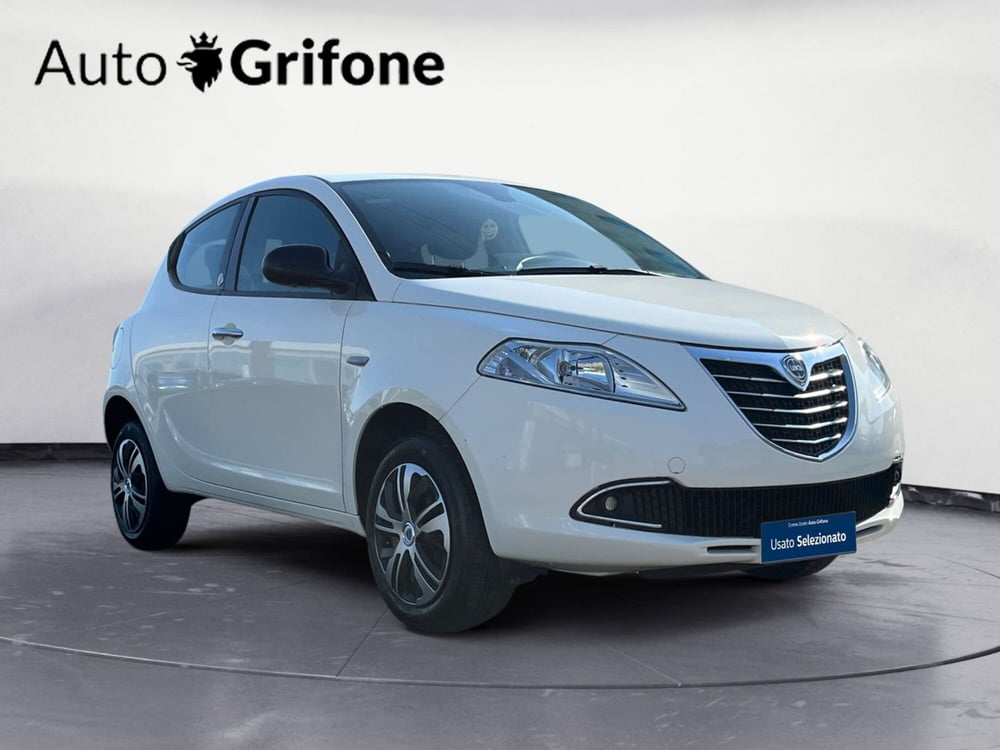 Lancia Ypsilon usata a Modena (3)