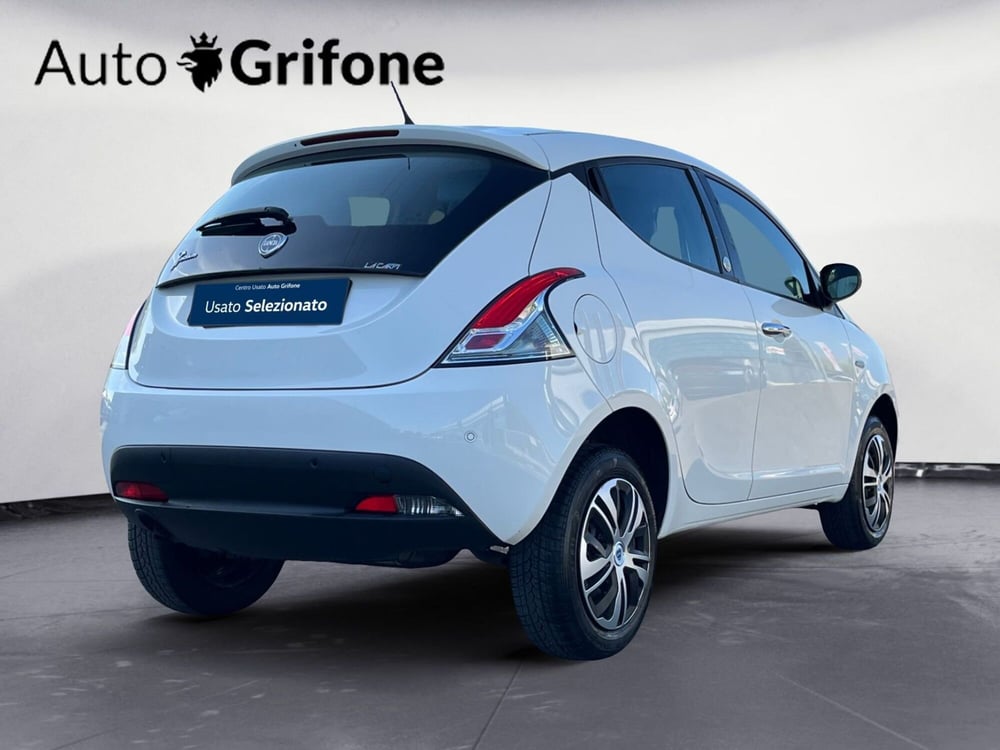 Lancia Ypsilon usata a Modena (4)