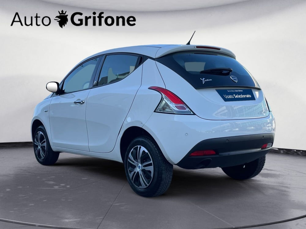 Lancia Ypsilon usata a Modena (6)