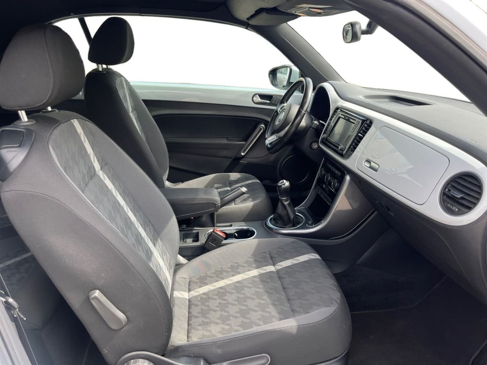 Volkswagen Maggiolino Cabrio usata a Modena (10)
