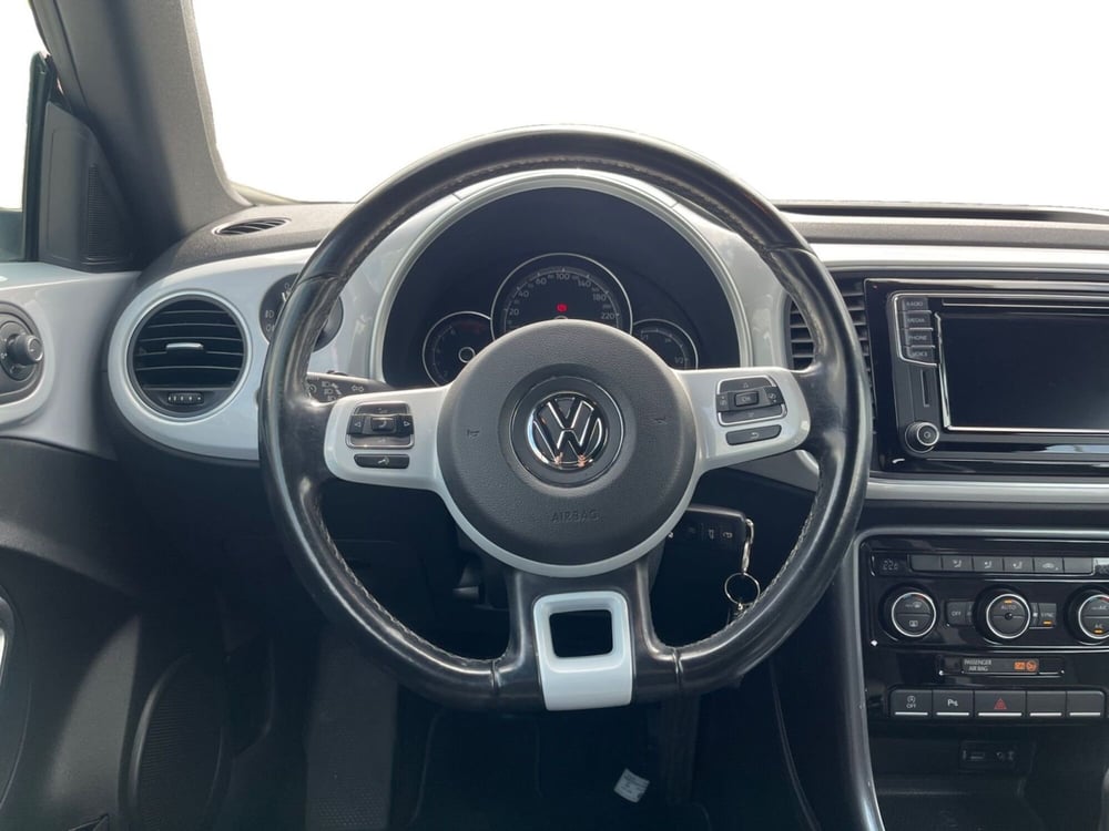 Volkswagen Maggiolino Cabrio usata a Modena (12)