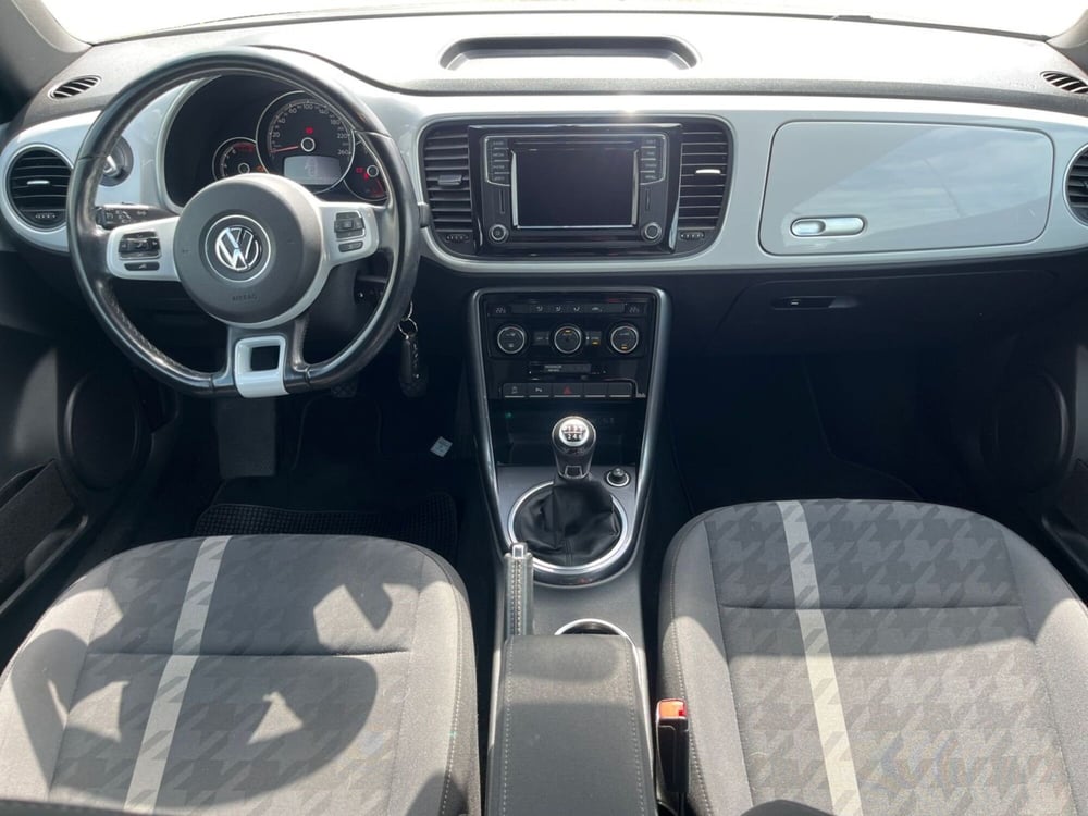 Volkswagen Maggiolino Cabrio usata a Modena (14)