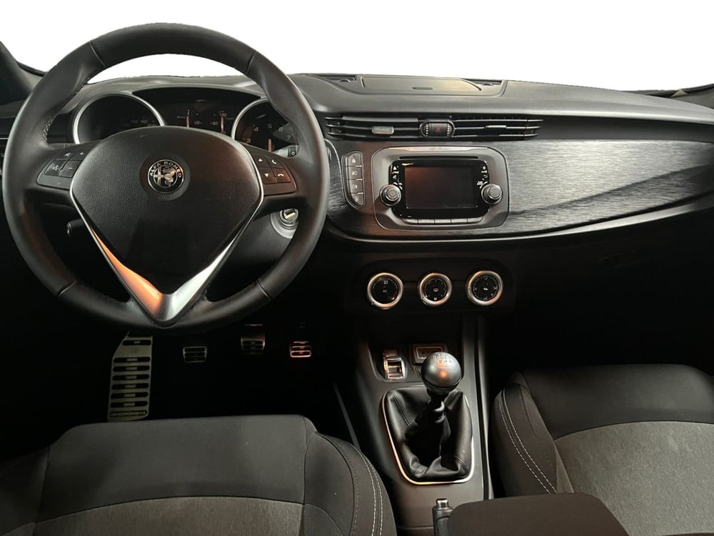 Alfa Romeo Giulietta usata a Modena (13)