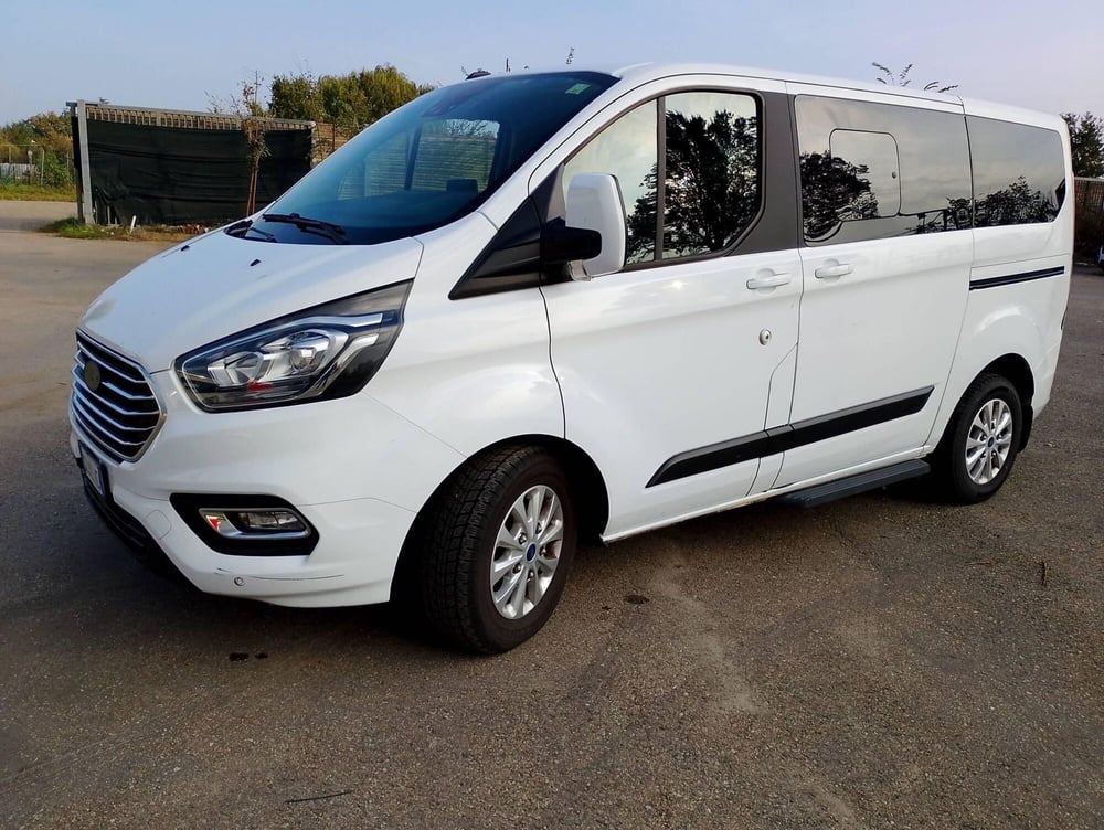 Ford Tourneo Custom usata a Salerno