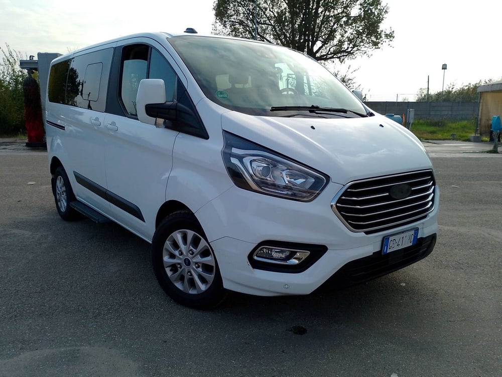 Ford Tourneo Custom usata a Salerno (2)