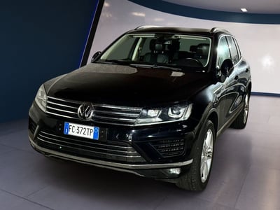 Volkswagen Touareg 3.0 TDI 262 CV tip. BlueMotion Technology Executive del 2016 usata a Fisciano