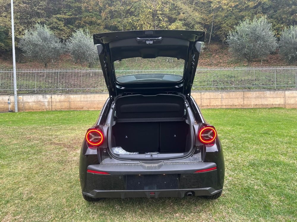 Lancia Ypsilon nuova a Salerno (13)
