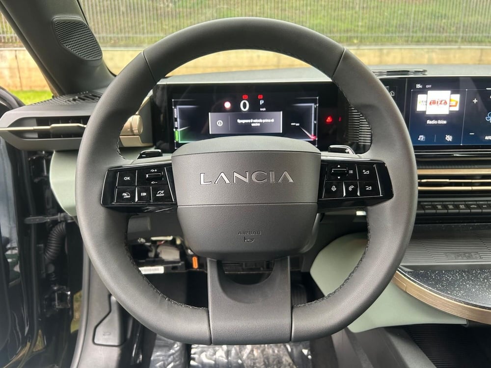 Lancia Ypsilon nuova a Salerno (15)