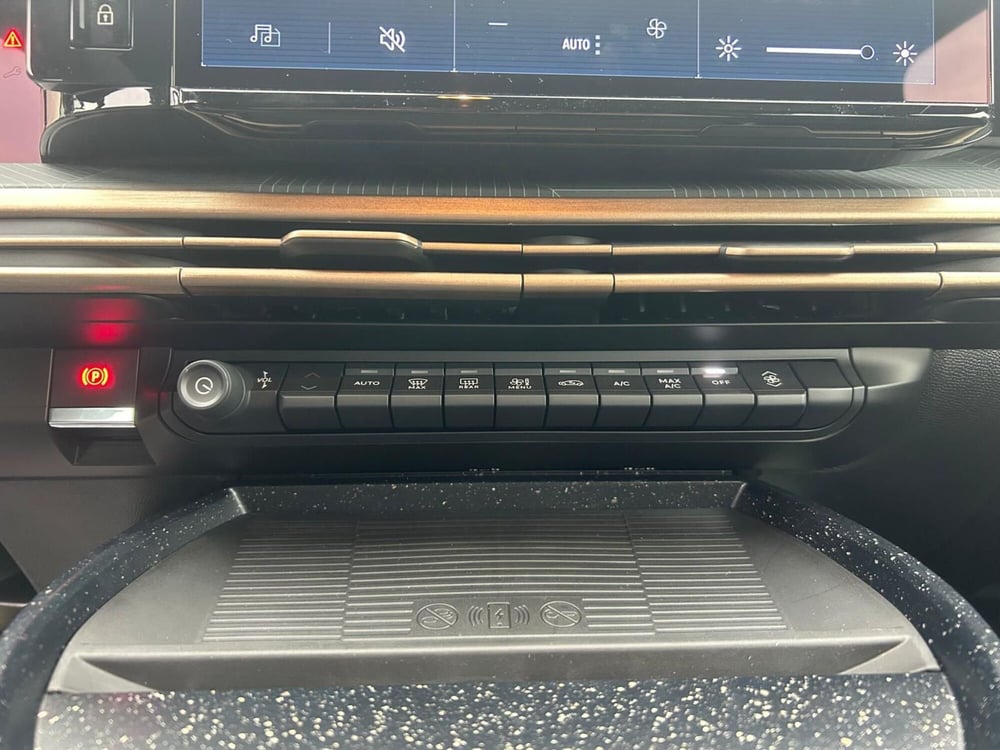Lancia Ypsilon nuova a Salerno (20)