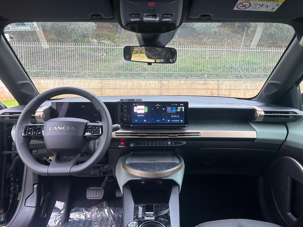 Lancia Ypsilon nuova a Salerno (5)