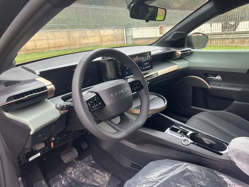Lancia Ypsilon nuova a Salerno (8)