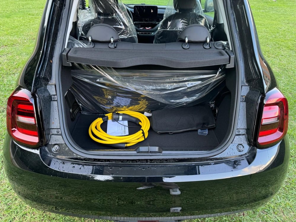 Fiat 500e nuova a Salerno (12)