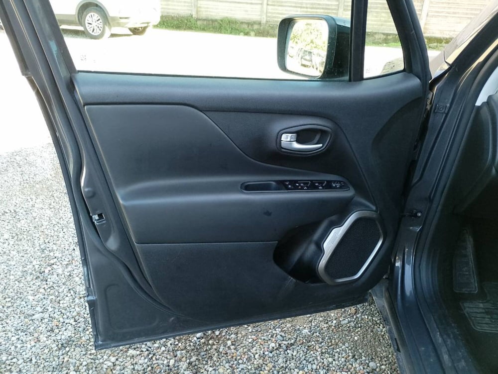 Jeep Renegade usata a Salerno (17)