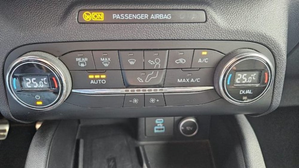 Ford Kuga usata a Lucca (13)