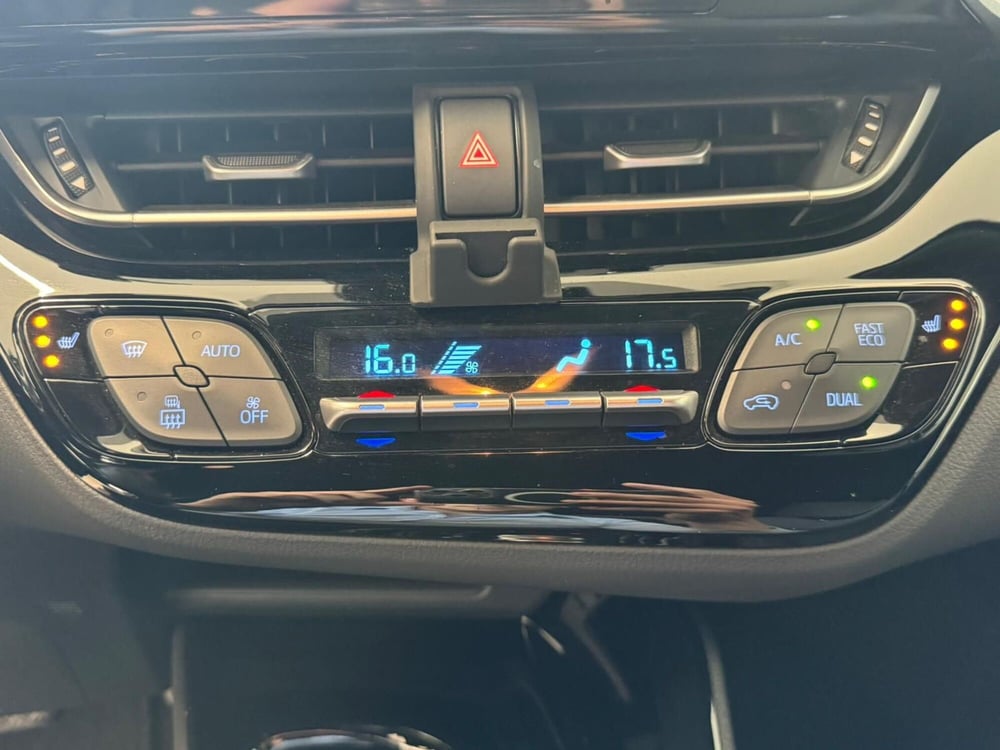 Toyota Toyota C-HR usata a Napoli (17)